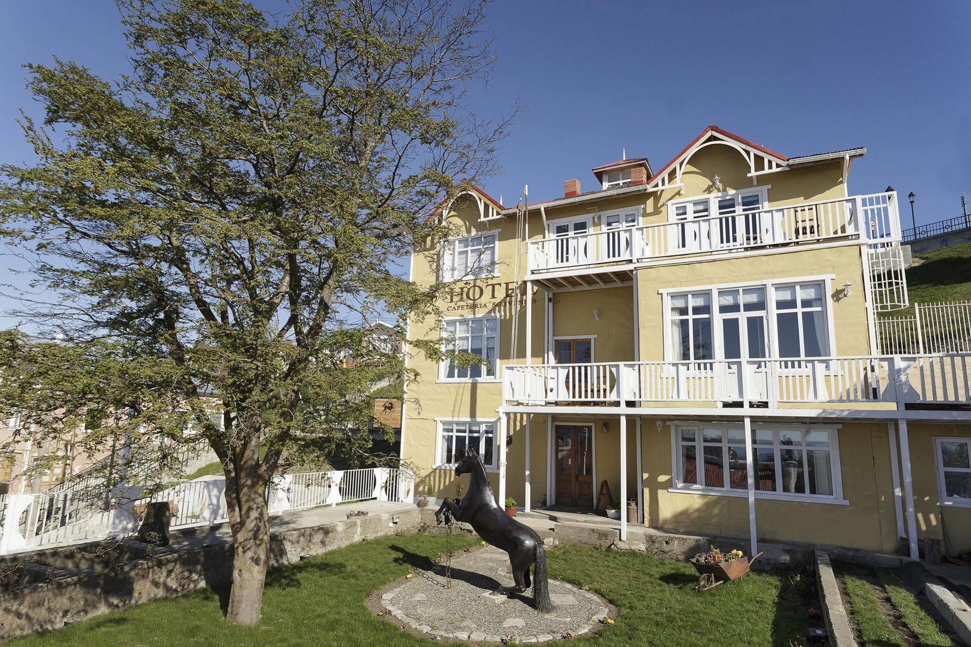Hotel Boutique La Yegua Loca Punta Arenas Luaran gambar